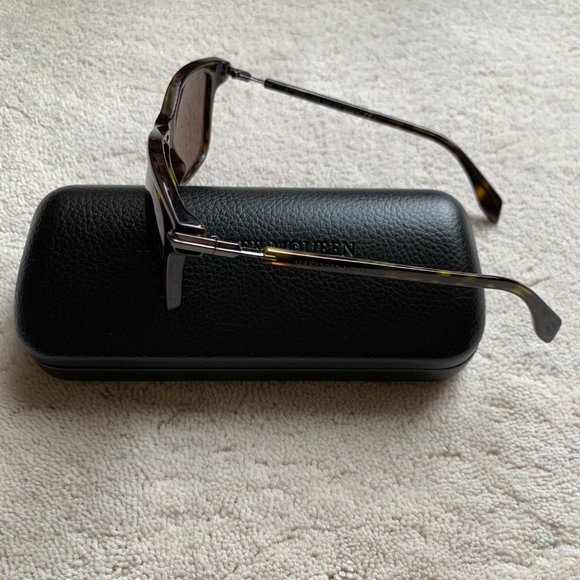 UNISEX Made in Italy ALEXANDER McQUEEN Tortoise Rectangular Frame SUNGLASSES - Picture 7 of 13